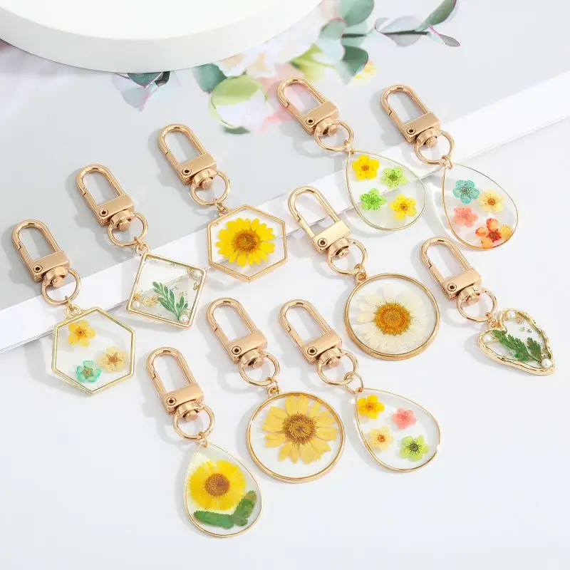 

Creative Dried Flower Keyrings Transparent Resin Epoxy Immortal Flower Women Keyrings For Bag Girls Fashion Keychains Accssories