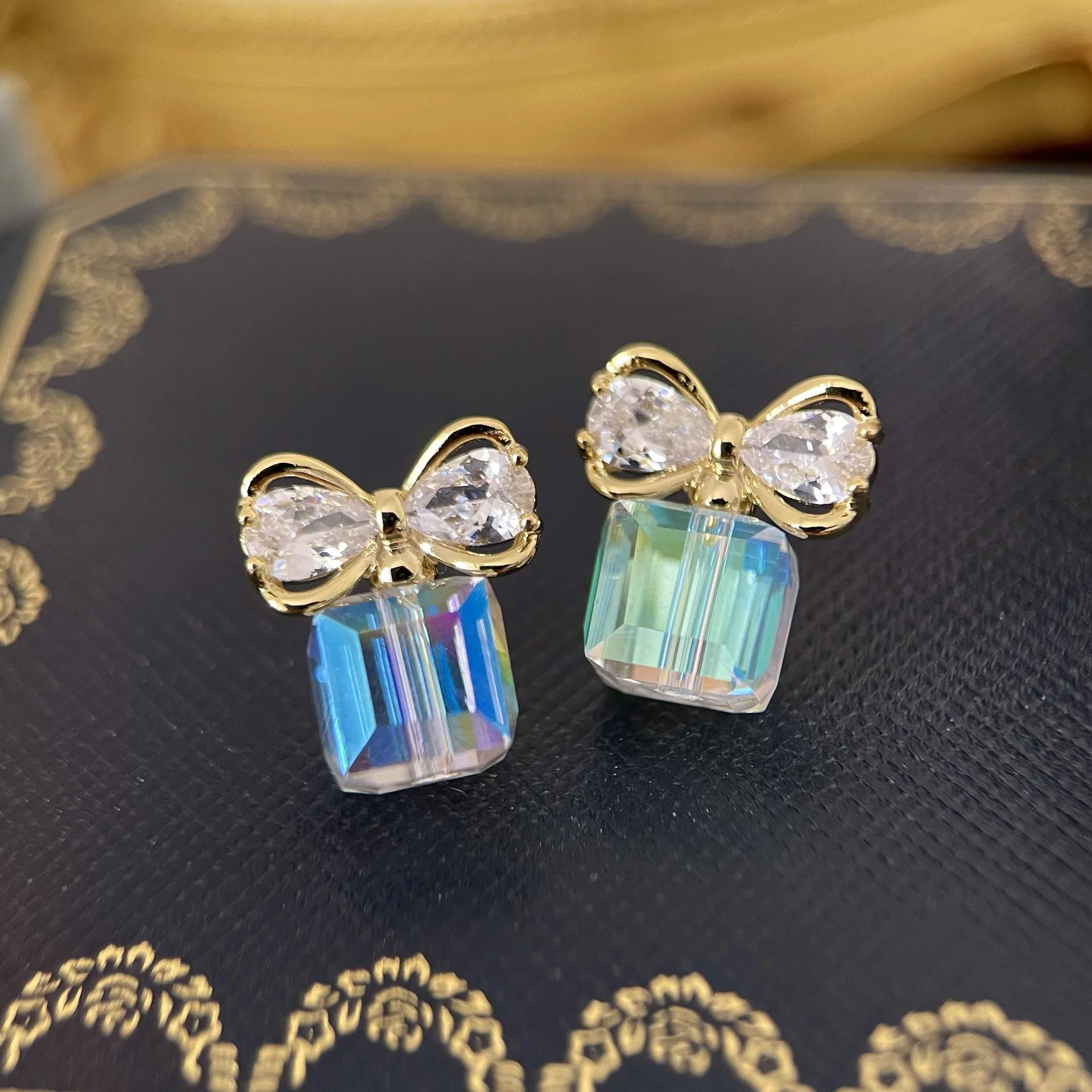 

HEYu Exquisite Bowknot Sugar Crystal Earrings for Women 2023 New Fashion Party Earring Korea Style Simple Jewelry Accessories