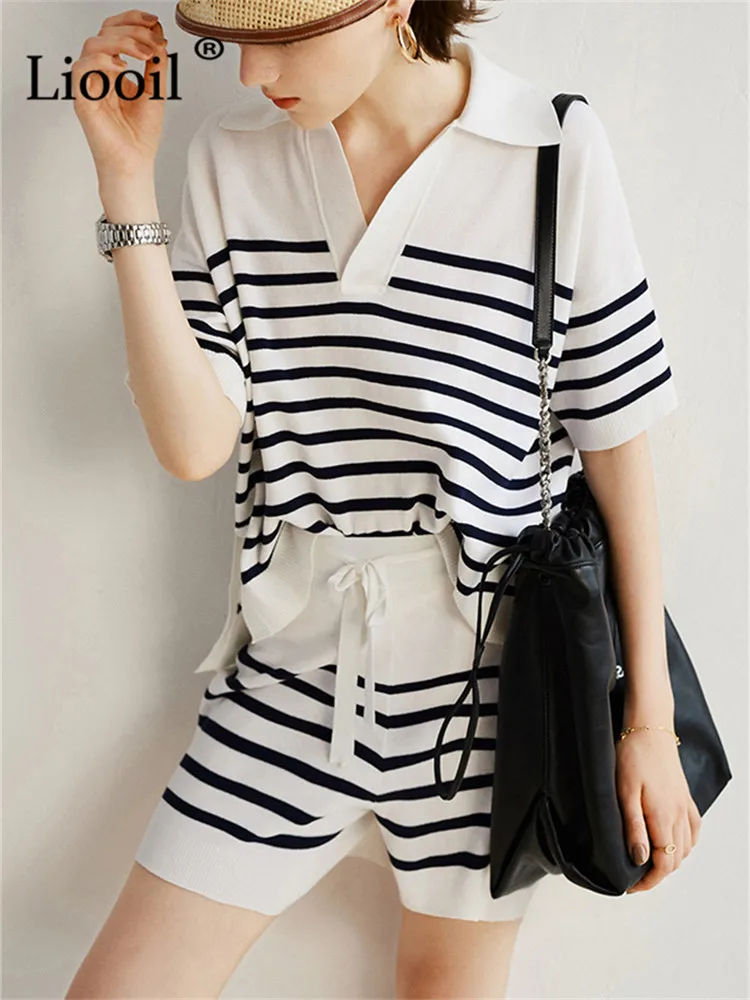 

Черно-белый вязаный комплект из двух предметов в полоску, летний топ и шорты для бега, повседневный трикотажный спортивный костюм на шнуров...