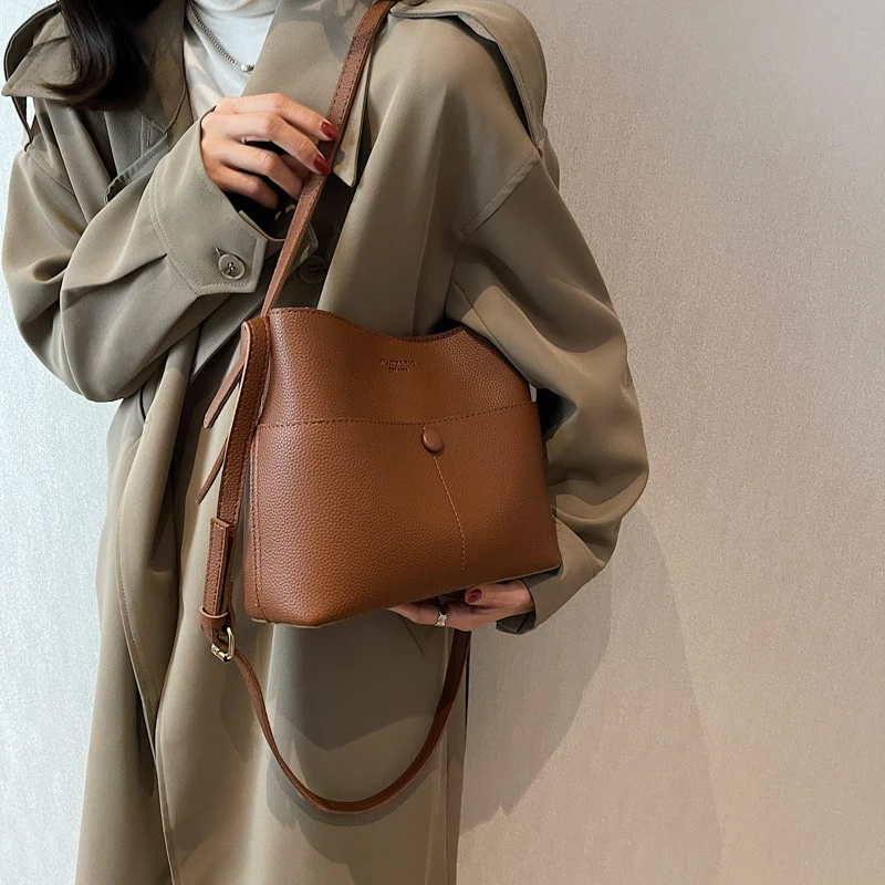 Small Bucket Bags for Women 2023 Trend Vintage Women Leather Designer Simple Handbags and Purses Crossbody Bags Brown Fashion