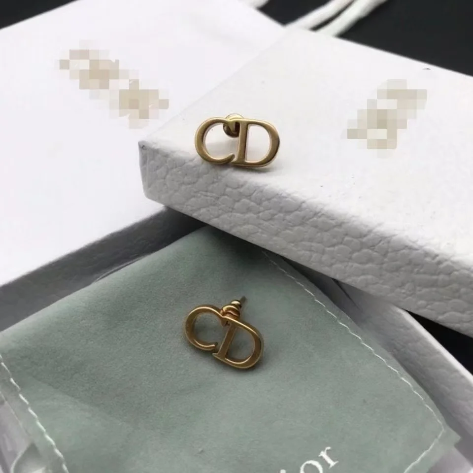 

2022 new style letter stud earrings, women's S925 silver pin earrings, fashion girl's earring 1 pair