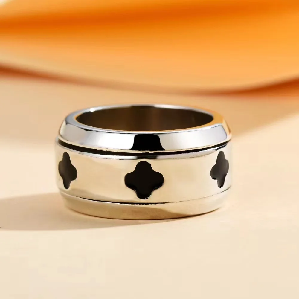 Модное кольцо с гелем клевера - мода для снятия стресса