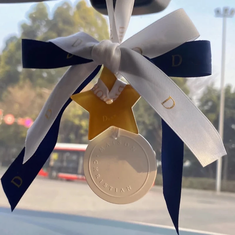 

Light Luxury Car Aromatherapy Pendant Lucky Star Car Hanging Wardrobe Fragrance Stone Advanced Manual Aromatherapy New Car Gift