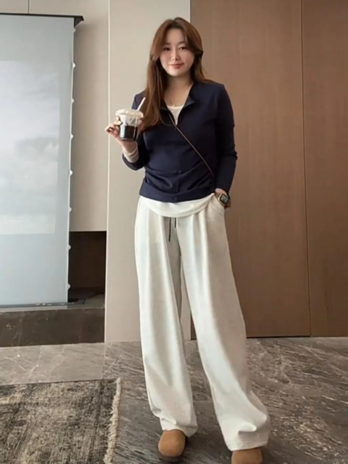 Многослойная футболка больших размеров с плечами женская весенне-осенняя