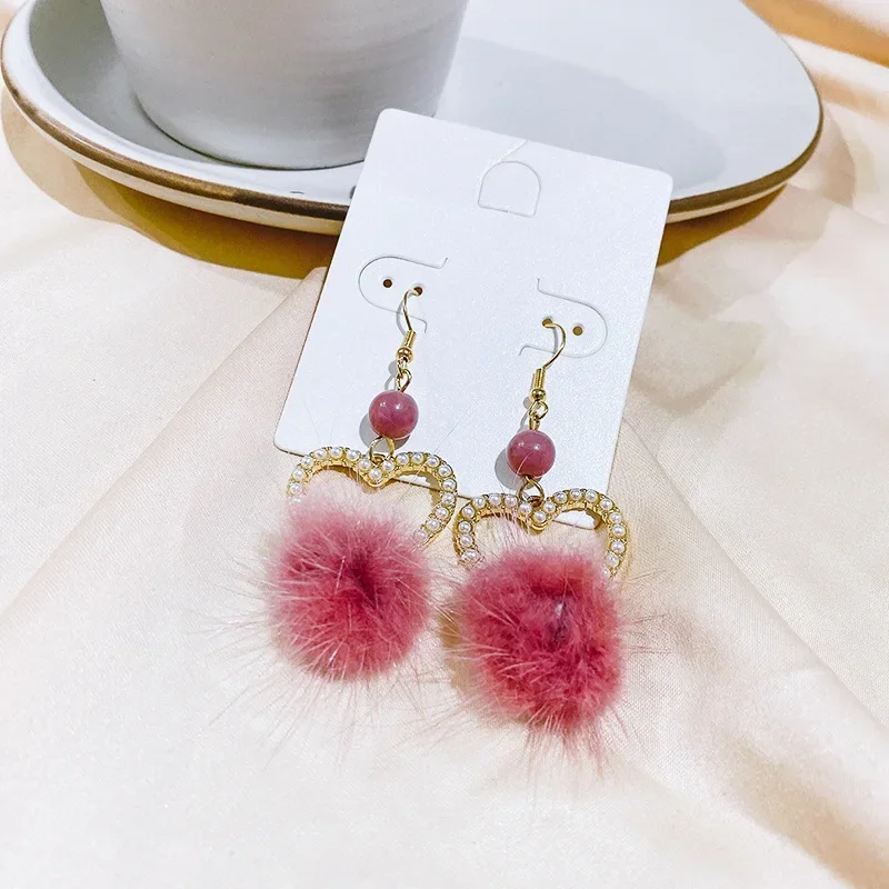 Уникальные серьги с розовыми шариками универсальные нишевые в корейском стиле