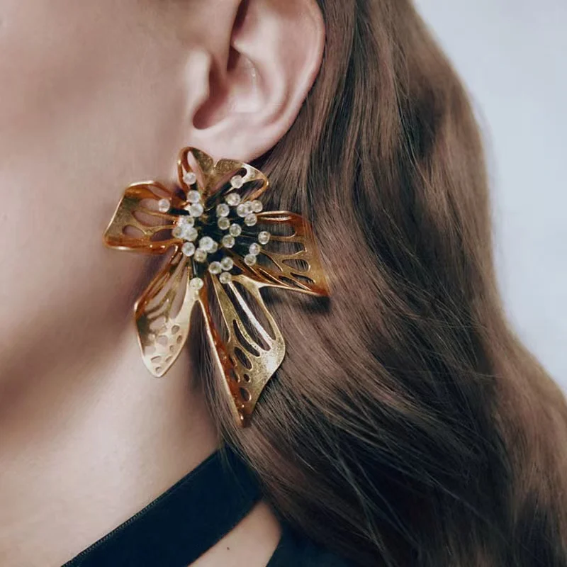 

Zvoijio New Vintage Handmade Beaded Flower Earrings for Woman