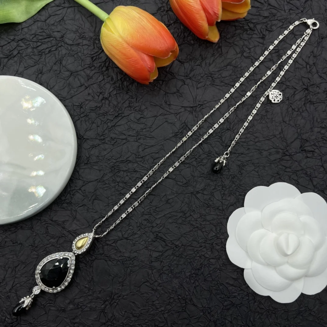 

Geometric Pearl Women's Advanced Style Punk Feng Shui Drop Pendant Necklace