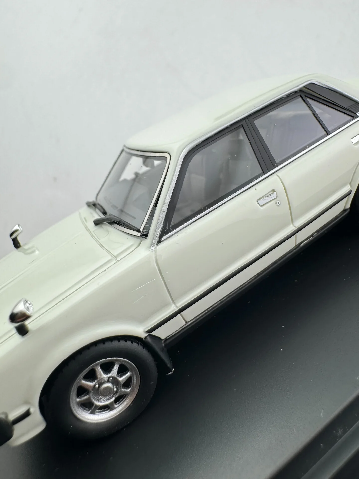 Модель автомобиля Toyota Celica Camry из смолы в масштабе 143 с эффектом взрыва окон и повреждений, серия Hi Story (art.: 3920dbbea2663) - 3920dbbea2663