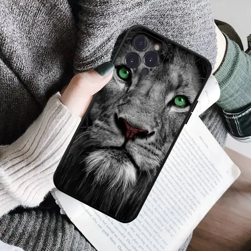 YNDFCNB lions animal Phone Case For iPhone 6 7 8 Plus 11 12 13 14 Pro SE 2020 MAX Mini X XS XR Back Funda Cover