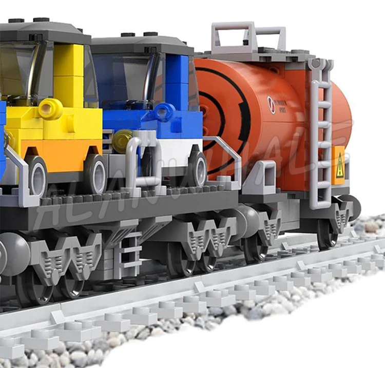 573pcs City Cargo Trains Locomotive Car Carriage Light Oil Rail Tanker Tracks 25808 Building Blocks toys Compatible With Model