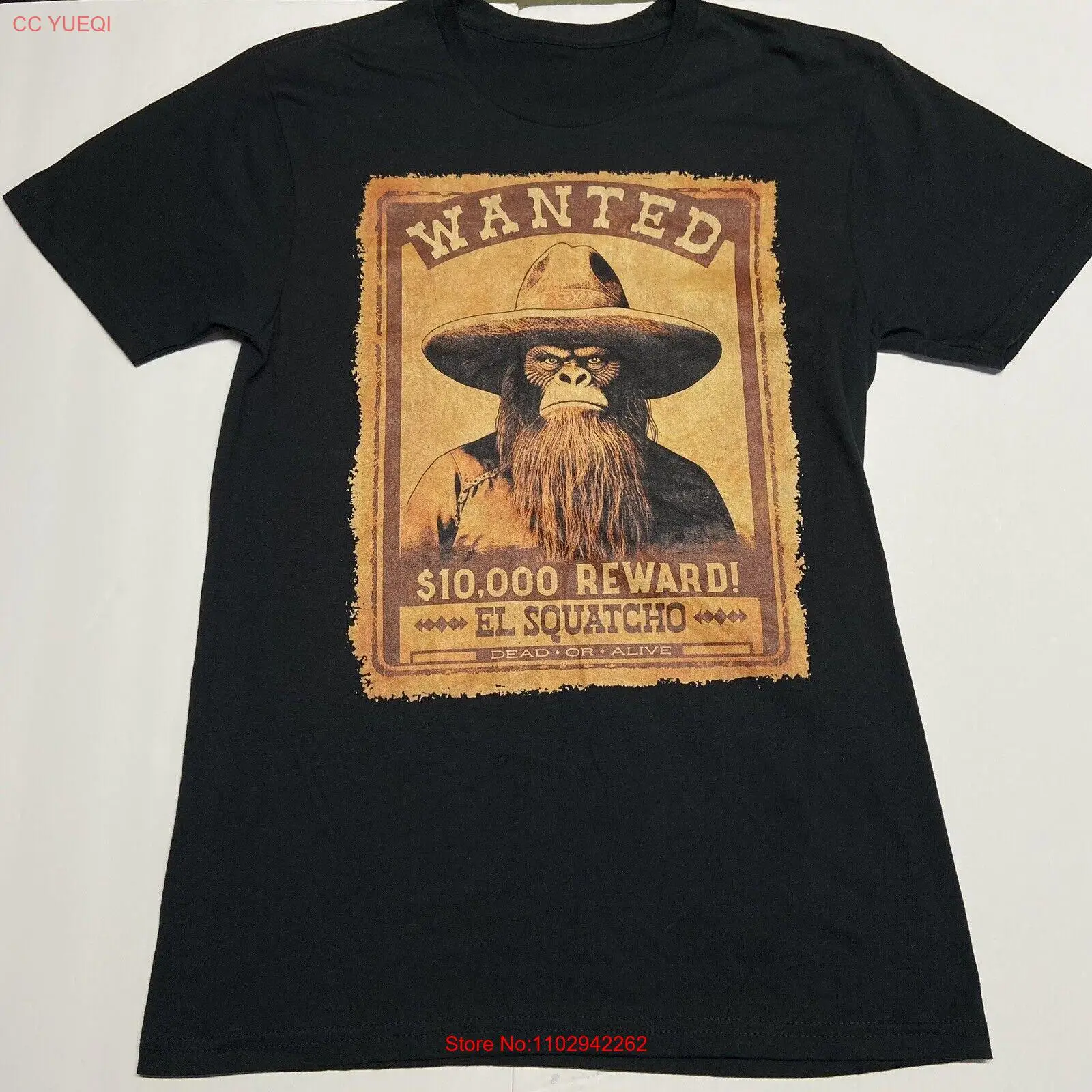 Маленькая черная футболка для взрослых