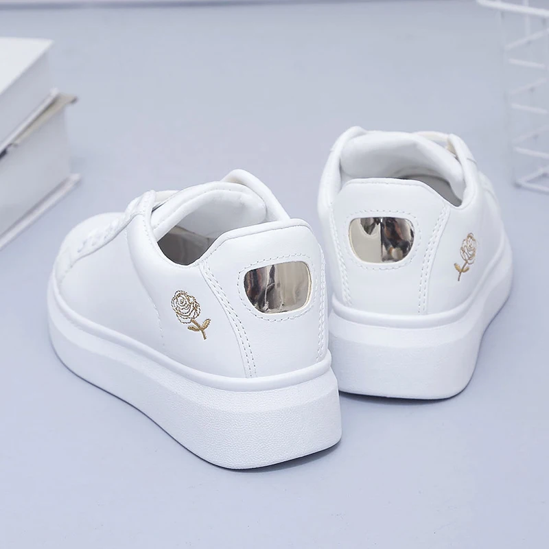 

Женская обувь, белая, Переливающаяся с кордонами и цветами, 2022