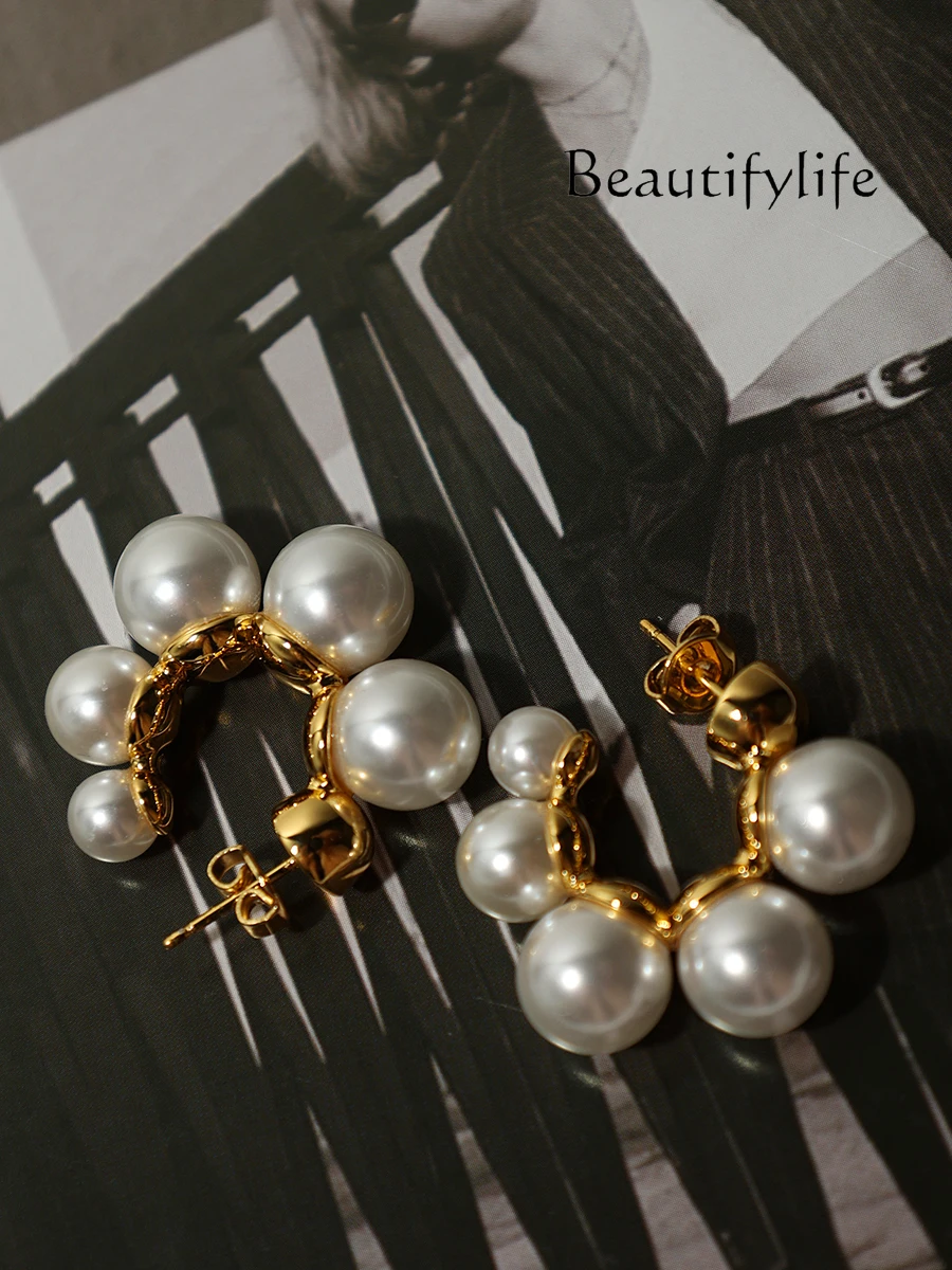 Нежные и современные серьги-гвоздики с жемчугом Сваровски простые