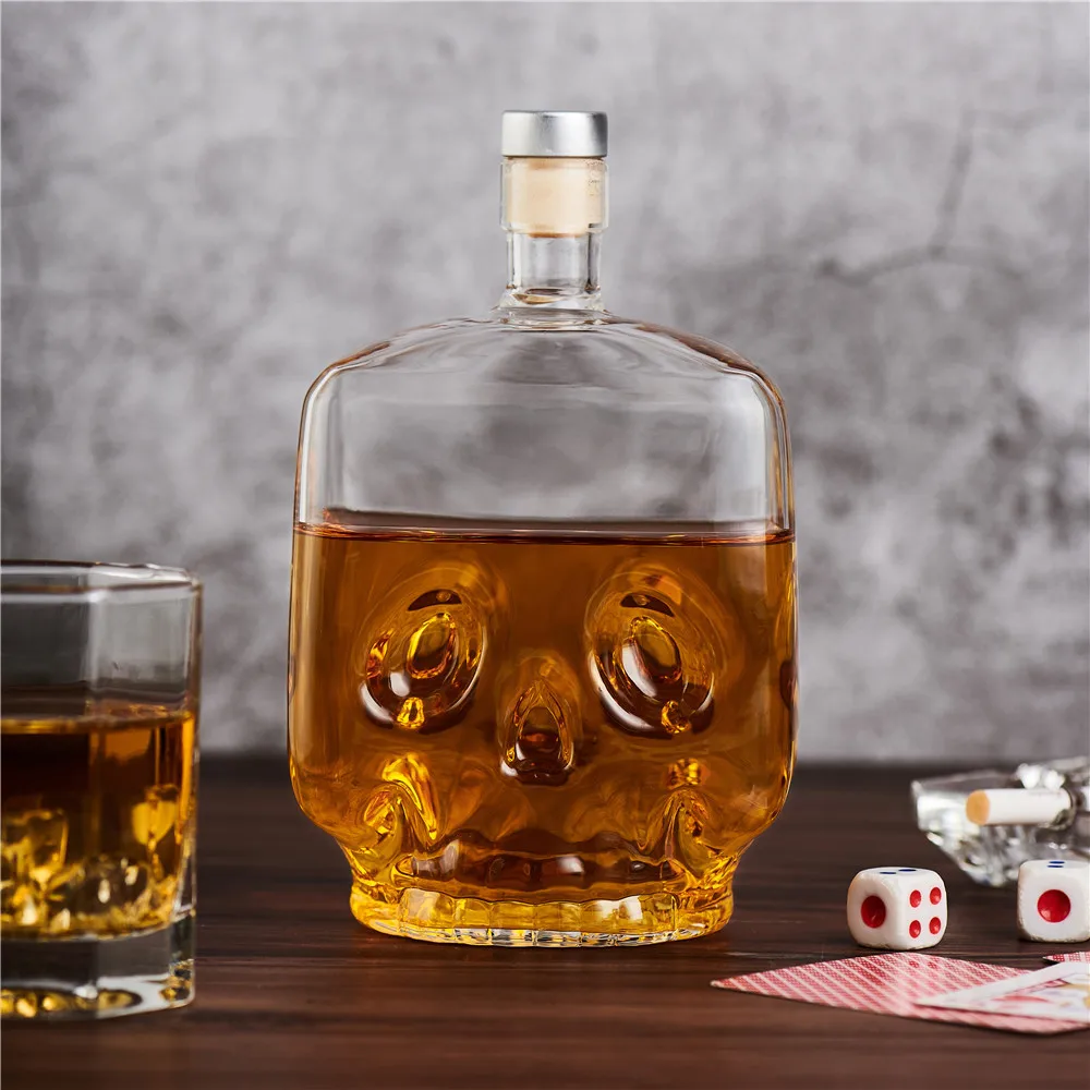 

700ml Glass Wine Dispenser Creative Square Skull Decanter Whiskey Bottle With Airtight Stopper Square Skull Home Bar Dispenser