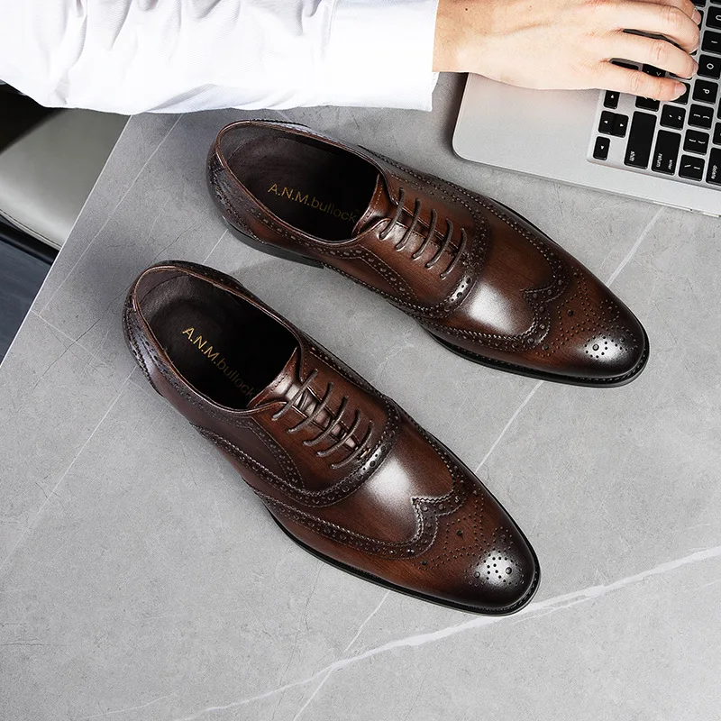 

Men Classic Brogues Leather Carved Lace Comfortable Fashion Classic Business Casual Party Wedding Dress Shoes