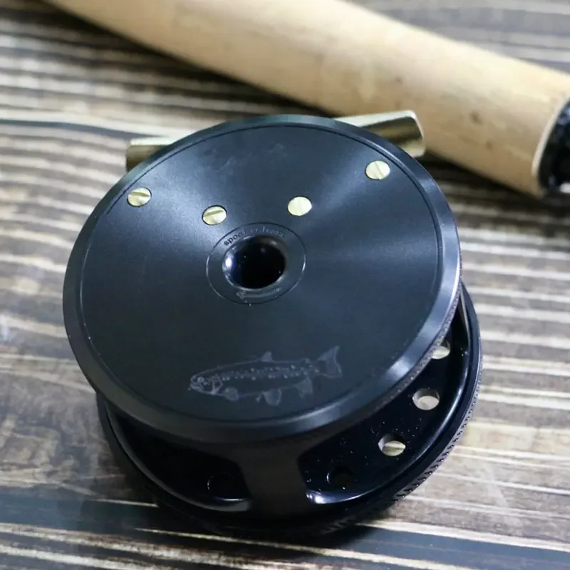 Классическое полностью механизированное цельное колесо для ловли нахлыстом