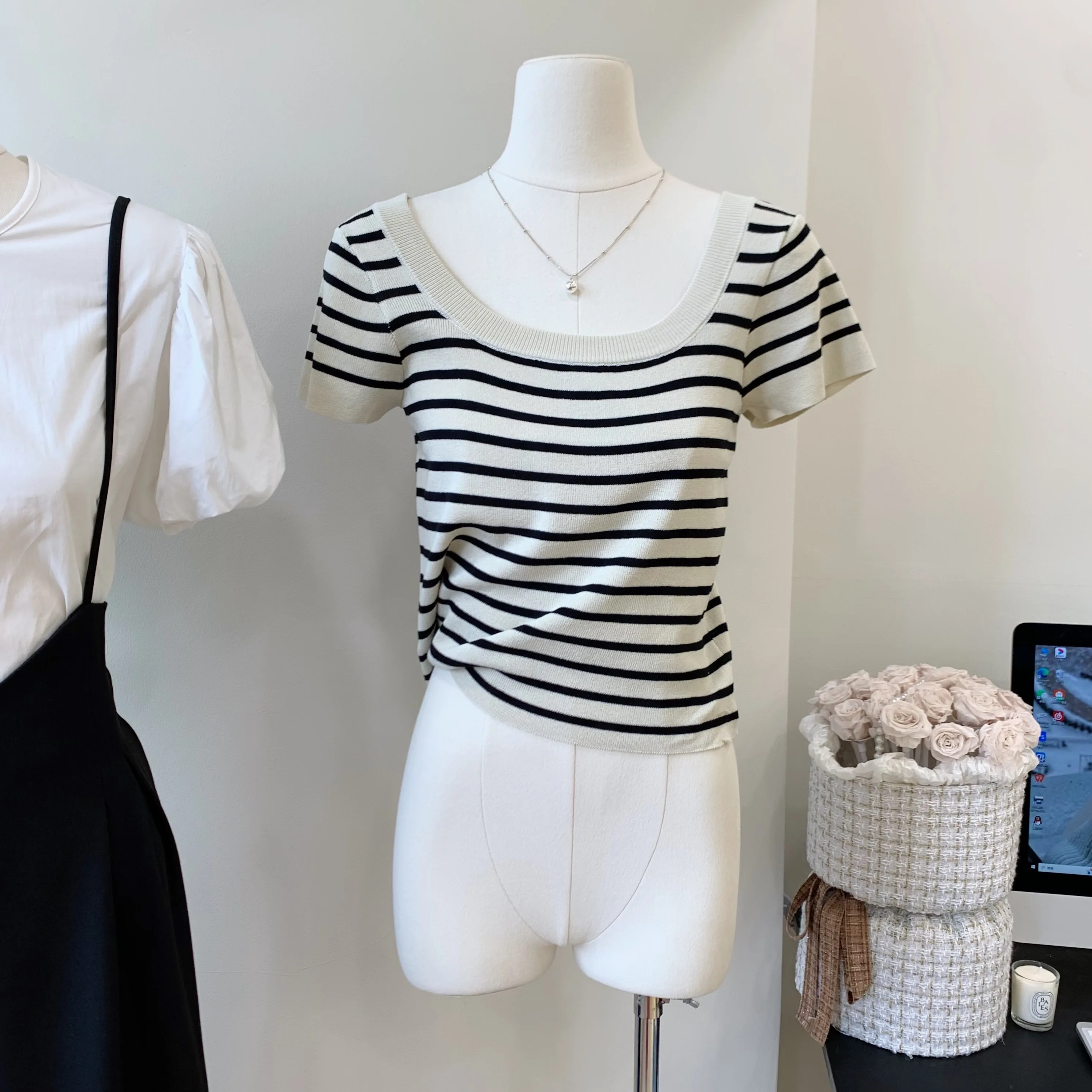 

Short Sleeve T-shirts Women Striped Knitted Soft Simple Sexy Girl Crop Tops Slim Fashion All-match Summer New Elastic Chic Tee