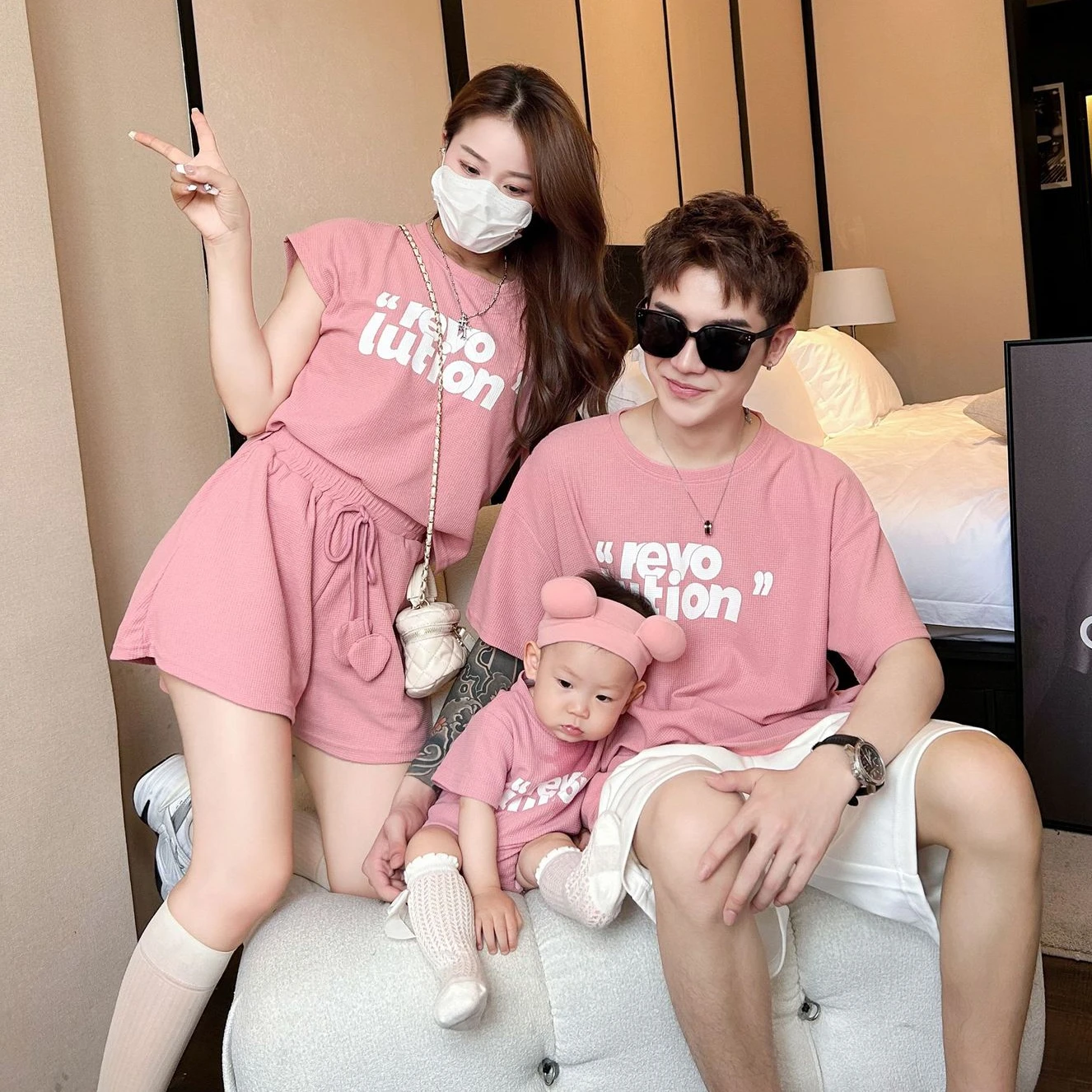 

Family Matching Pink Outfits Mother Father and Children Clothes for Family of 4 Equal Mom and Daughter Girl Sets Dad Son T Shirt