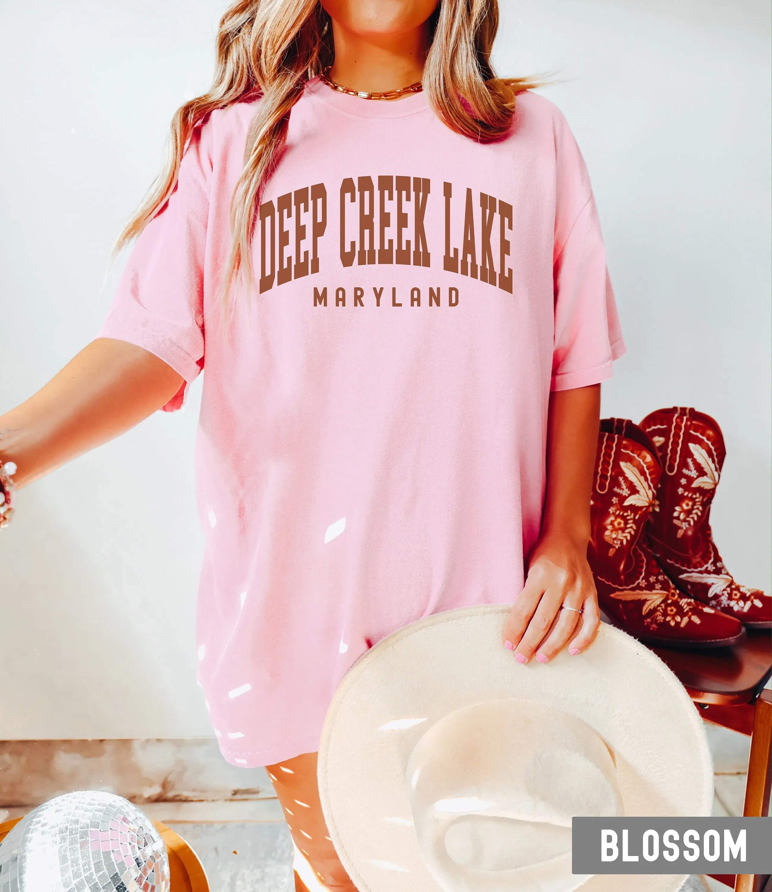 Футболка Deep Creek Lake комфортные цвета Мэрилендский подарок сувенир для женских