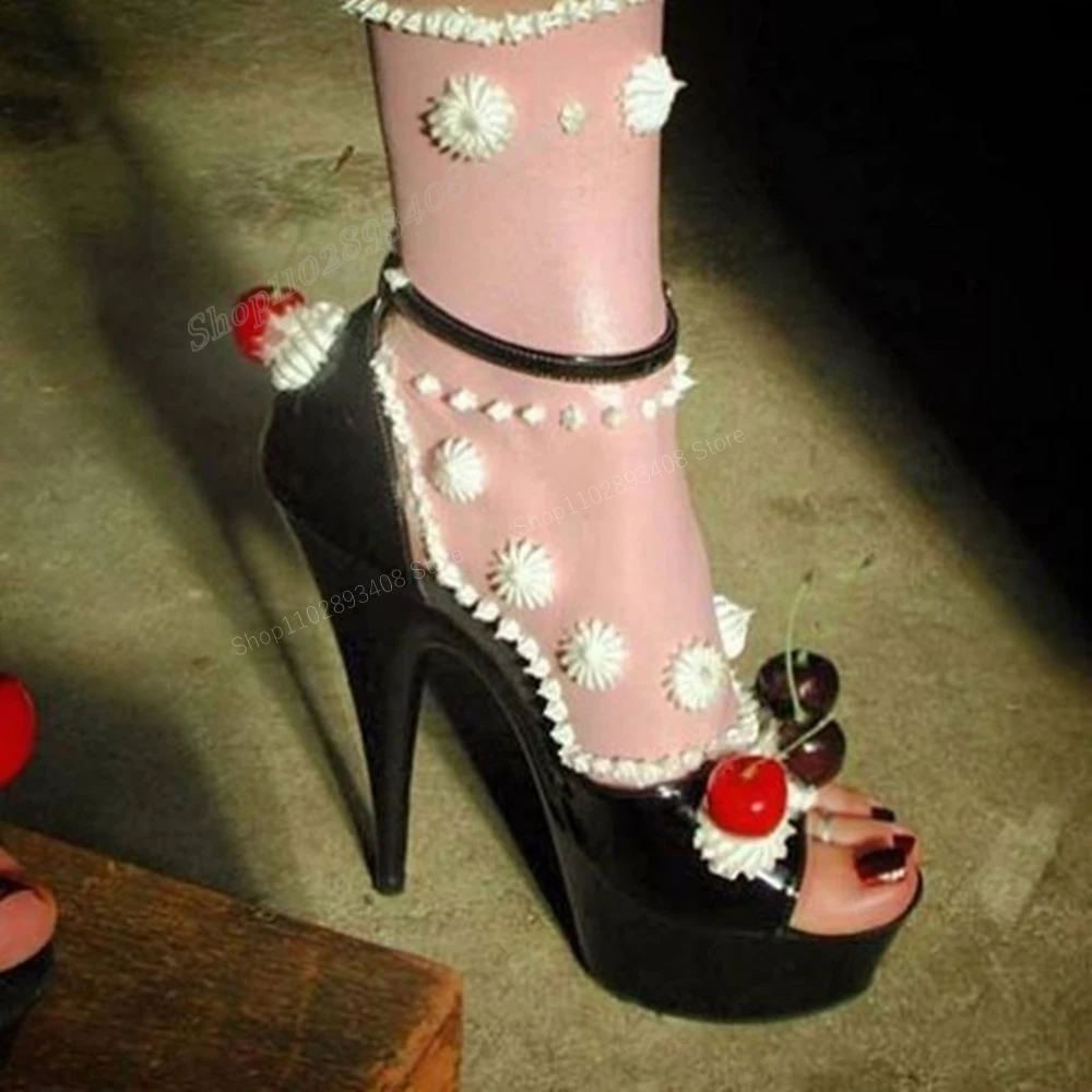 Сандалии женские из лакированной кожи декоративные туфли на шпильке открытый