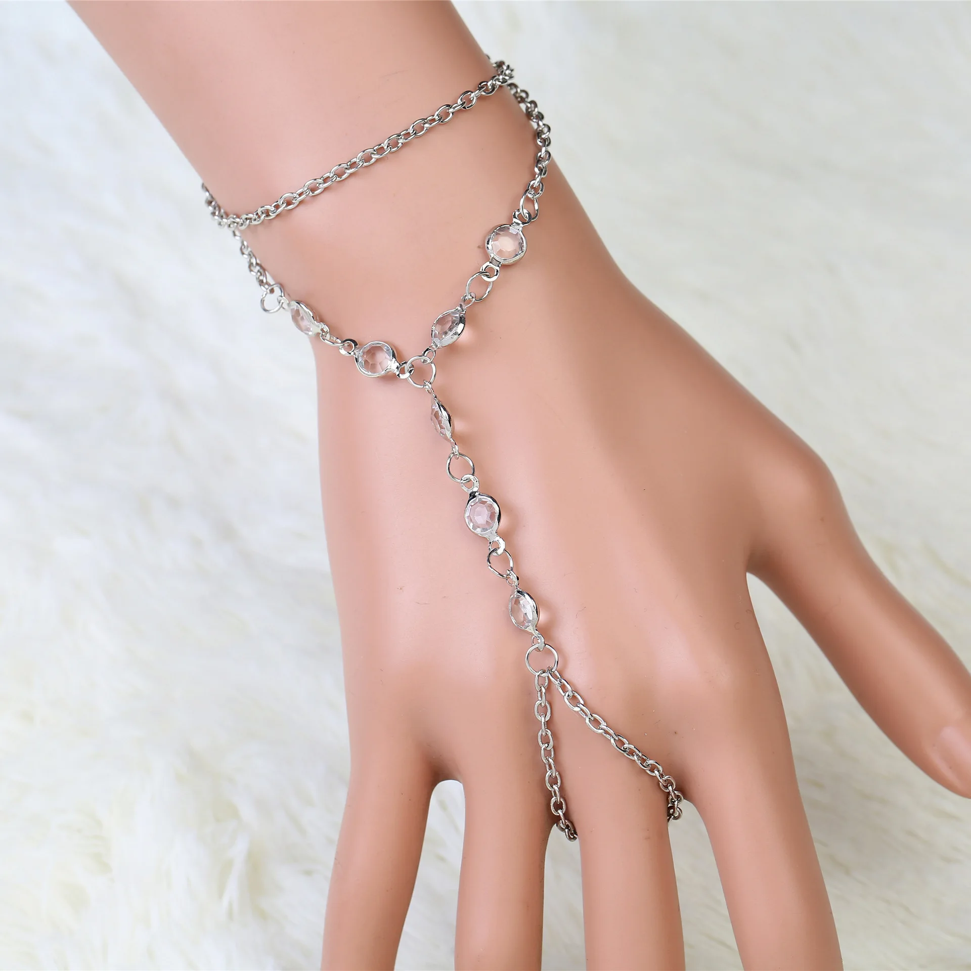 

Fashion Multilayer Tassel Slave Finger Harness Hand Chains Jewelry Crystal Bracelets & Bangles Women Statement Accessories