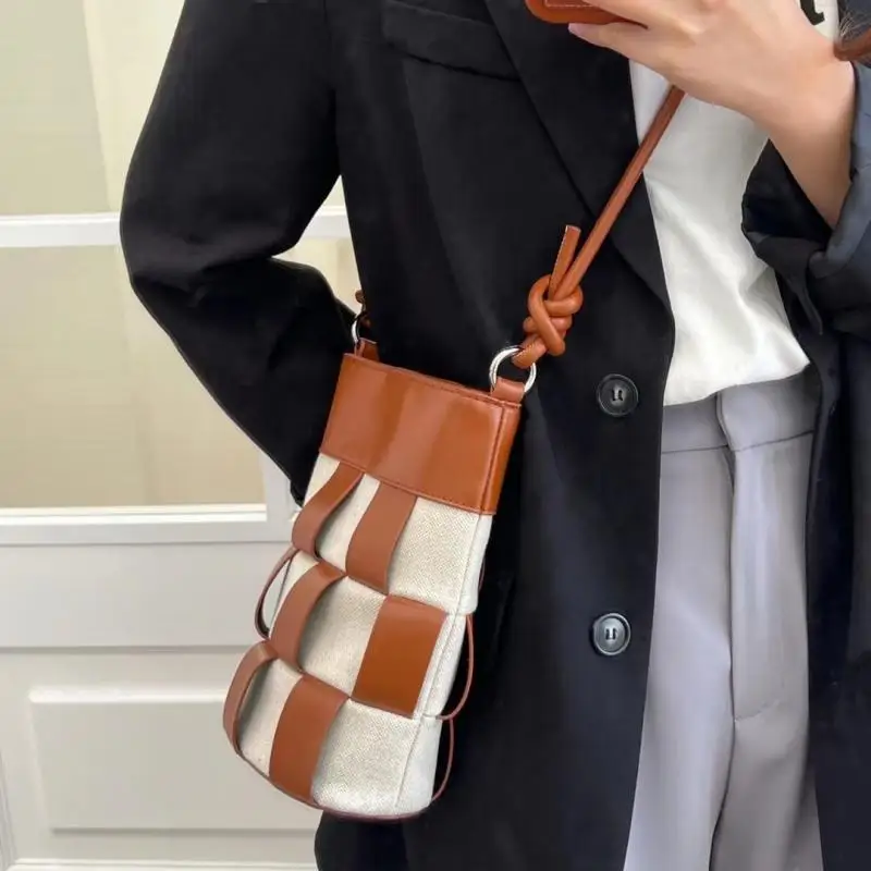 

Модные Тканые сумки из парусины для женщин, Chessboard, сумки через плечо, Ретро стиль, повседневные дорожные сумки, сумки, кошельки, 2022 Ins