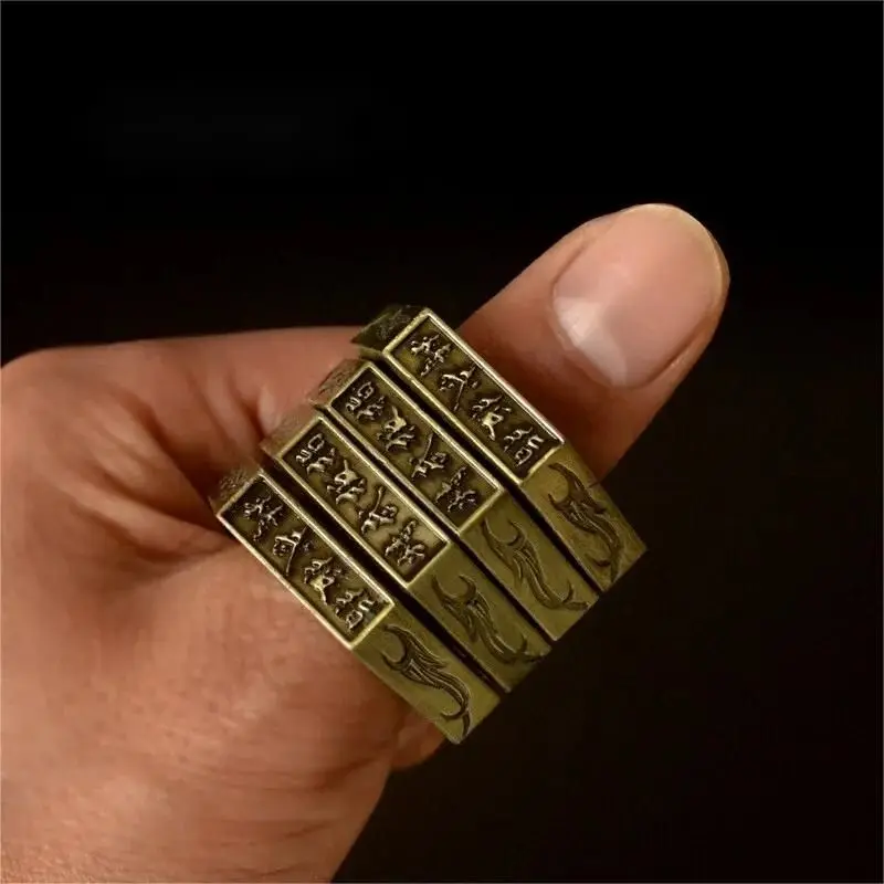 

Outdoor Survival Lord Of The Ring Pull Ring Defense Martial Arts Folded Hand Buckle Fist Buckle Round Four-Fingered Tiger