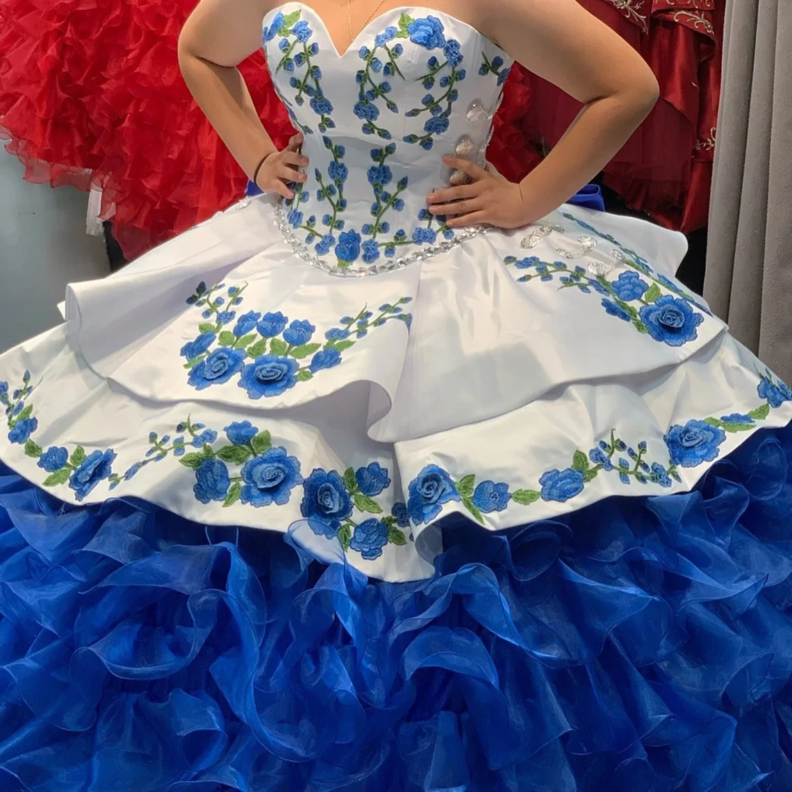 

Mexican Floral Quinceanera Dresses Royal Blue Embroidery Flower Tiered Tutu Skirt Sweetheart Princess Prom Party Sweet 16 Dress
