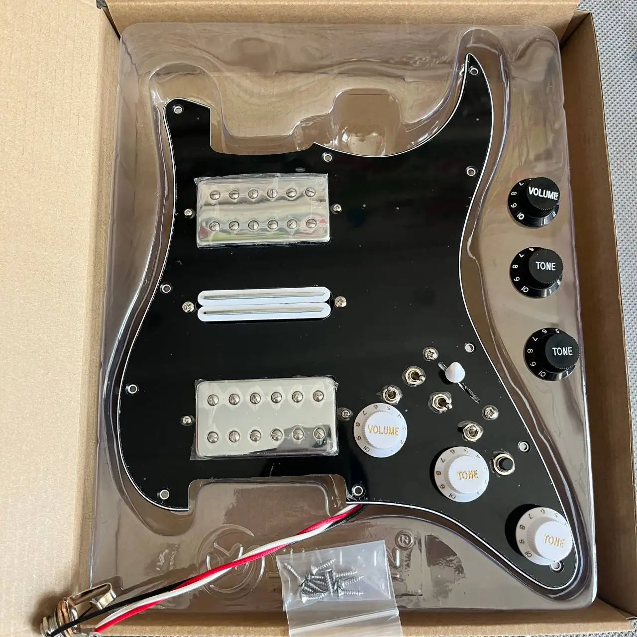 

HSH Prewired Pickguard set Loaded Alnico V Humbucker Pickups Coil Split Multifution Switch 7 Way Toggle For ST Style Guitar