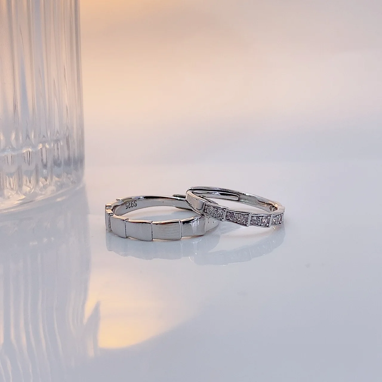 

2022 Spring Festival best selling S925 sterling silver couple ring ins simple light luxury wind niche design advanced sense ring