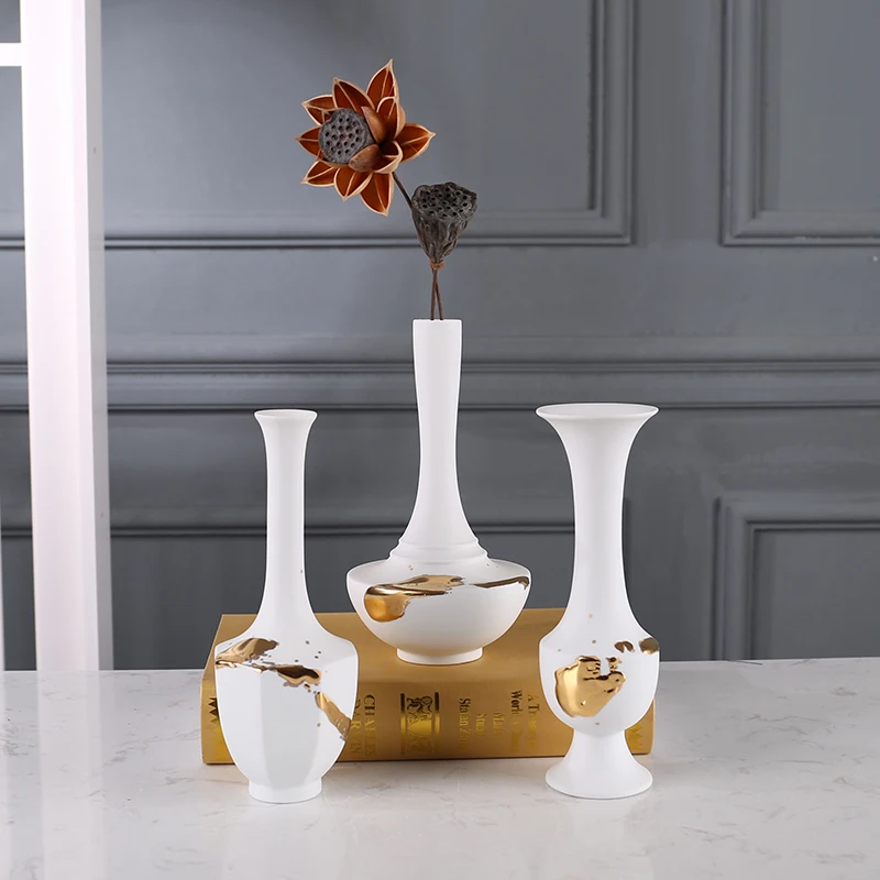

Китайская Золотая керамическая ваза в стиле ретро с длинным горлом, Цветочная композиция, ваза для цветов, домашнее украшение, керамические предметы интерьера ручной работы