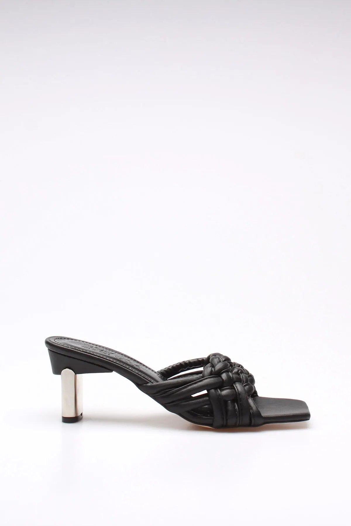 

Fashion Style women's Black Leather Slippers Sandals And Slippers