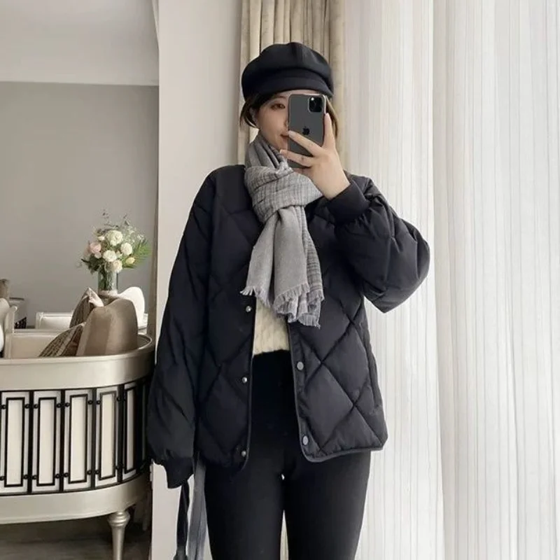 2022 Winter Small Fragrant Wind Round Neck Diamond Lattice Cotton-padded Jacket Female Korean Small Light Casual Coat Female