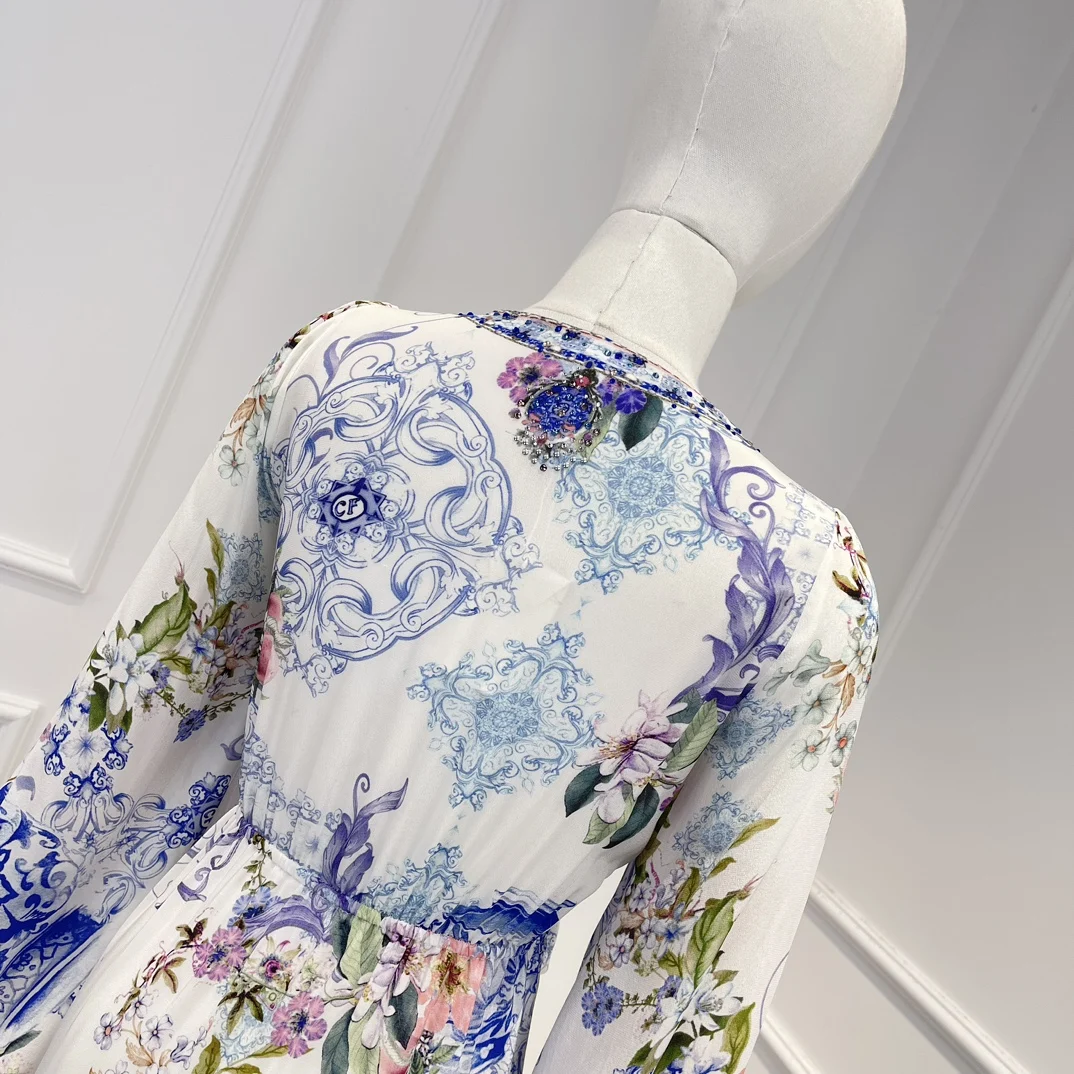 Рисунок 6 - Женское платье средней длины