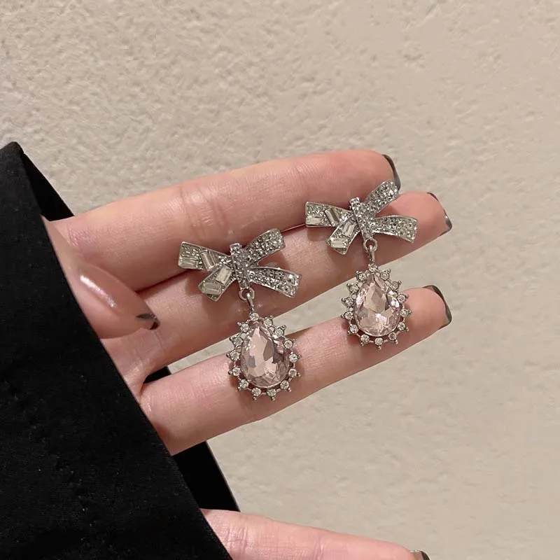 

Vintage Pink Water Drop Stone Ear Clip Earrings Korean Earrings Rhinestone Bow Clip on Earrings Without Piercing Female Jewelry