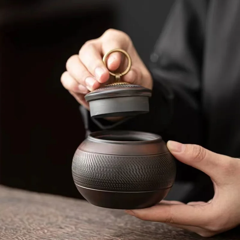 Чайная банка ручной работы из фиолетовой керамики