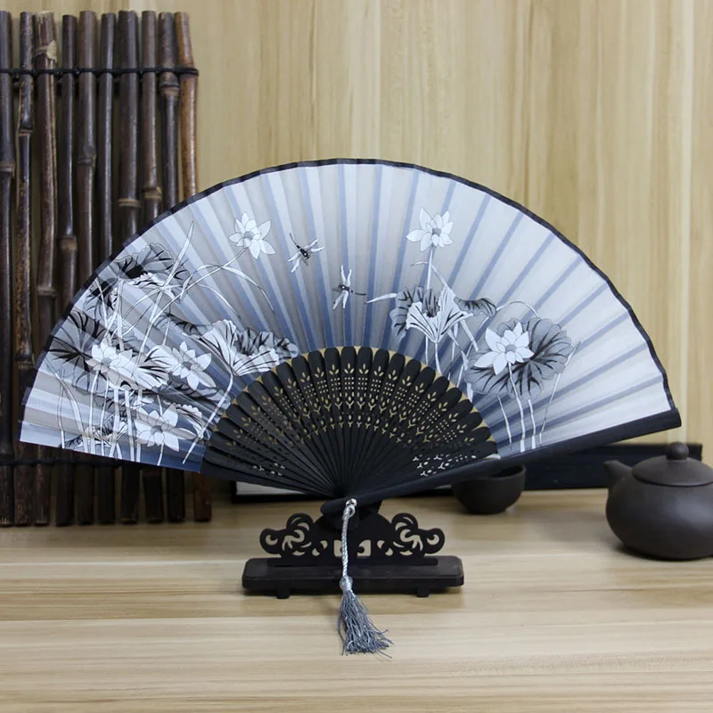 

Vintage Silk Folding Fan Retro Chinese Craft Gift Fan Japanese Bamboo Hand Folding Fan Dance Home Decoration Ornaments