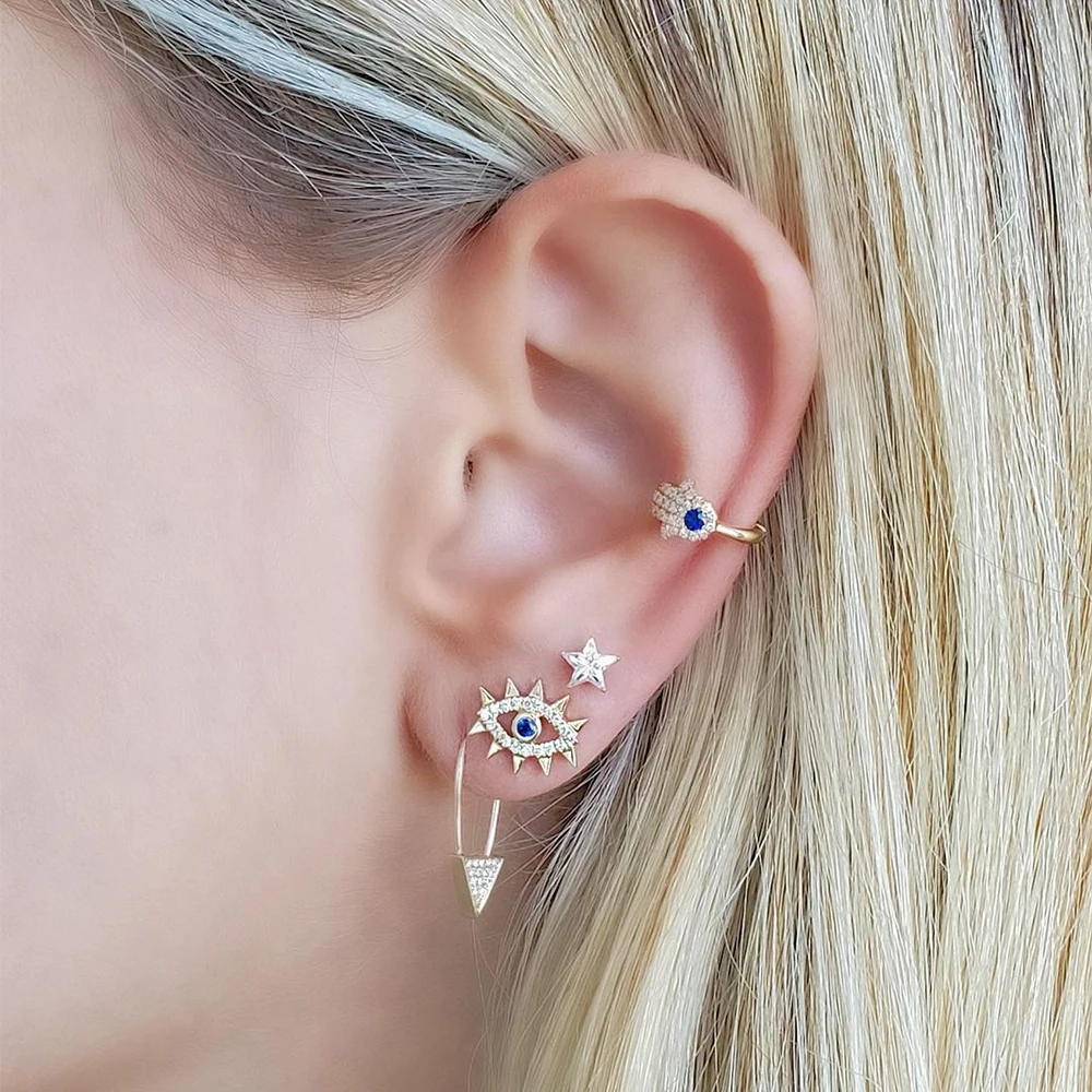 Женские серьги-гвоздики золотого цвета с фианитом