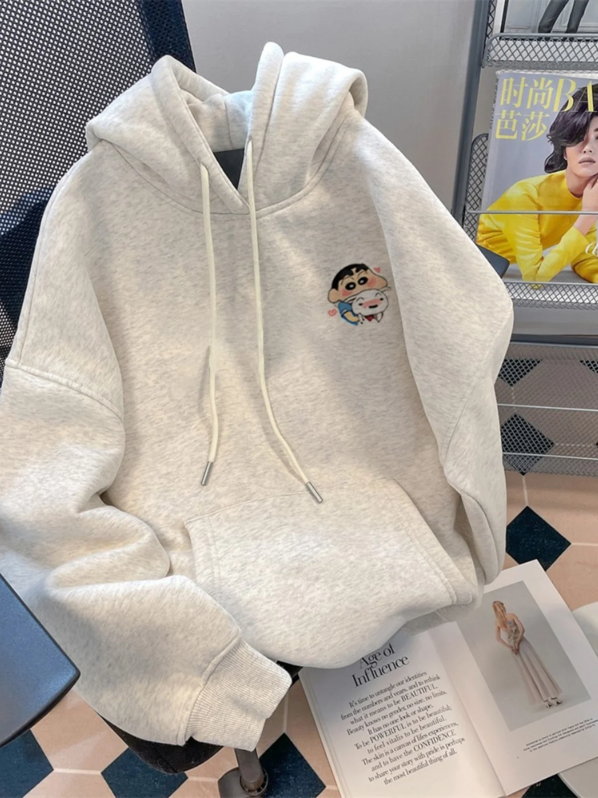 Мягкий и милый карандаш Шин Чан мультяшная аниме-периферия толстовки с капюшоном