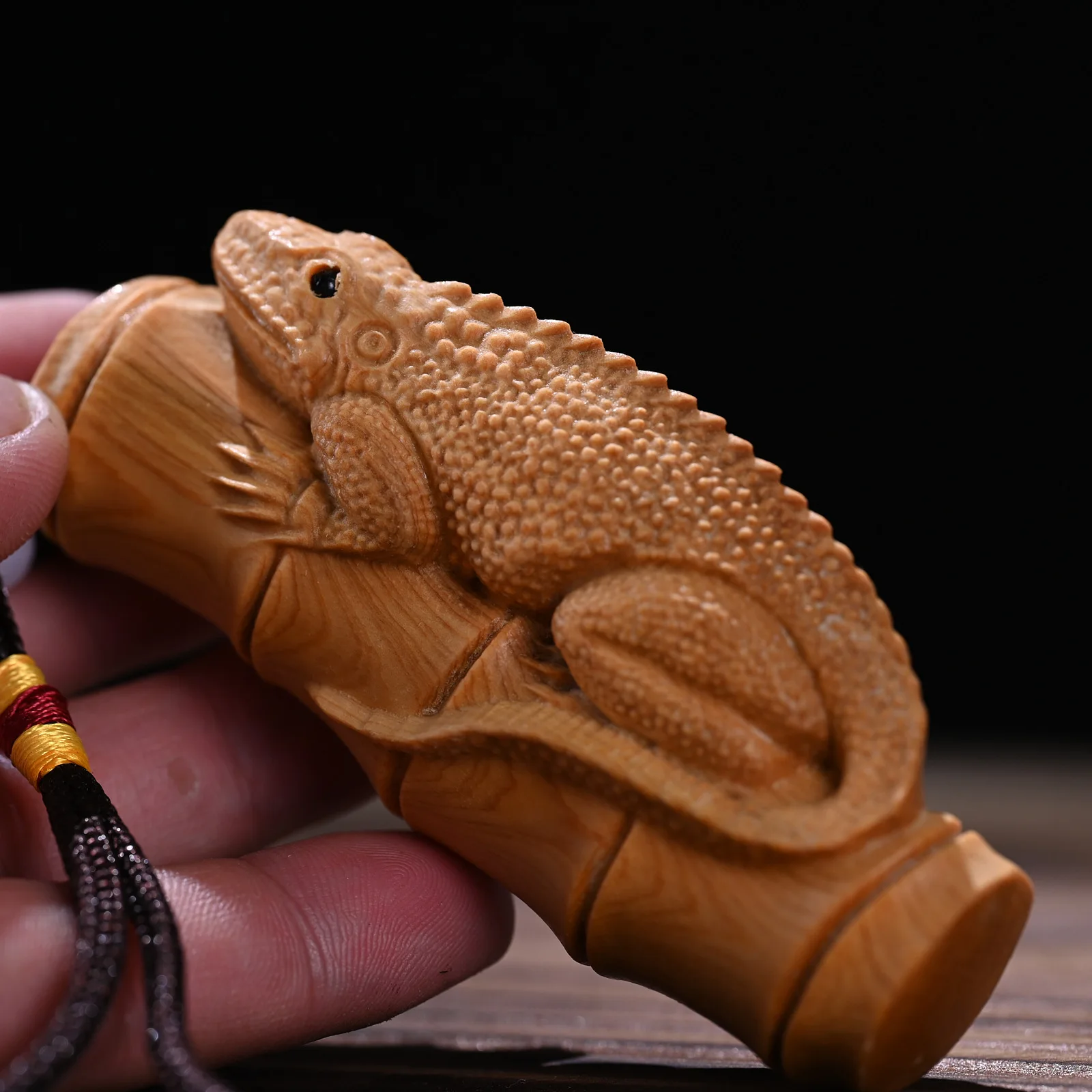 Клиф Кипарис Резьба по дереву Бамбуковая фигурка ящерицы Орнамент деревянная