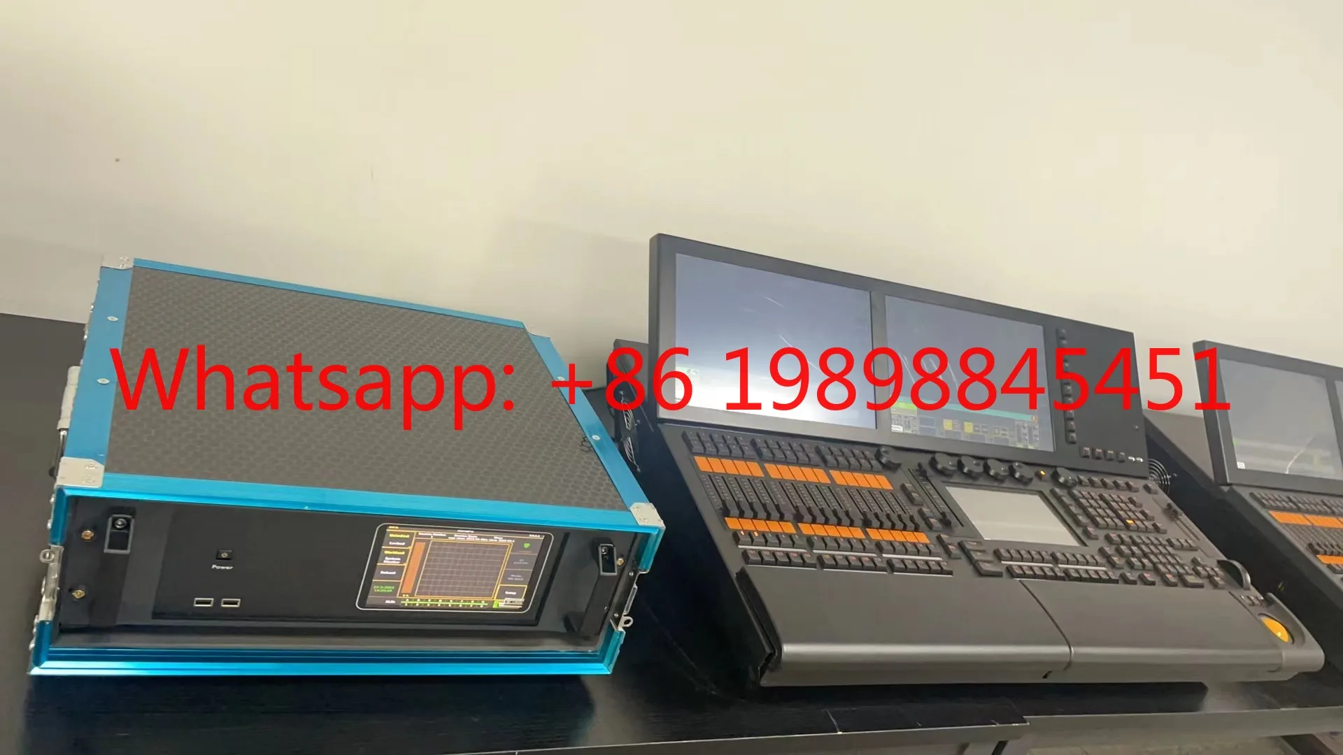 Фото Консоль управления светом DMX512 Grand MA2 с двумя экранами для сценического освещения №2
