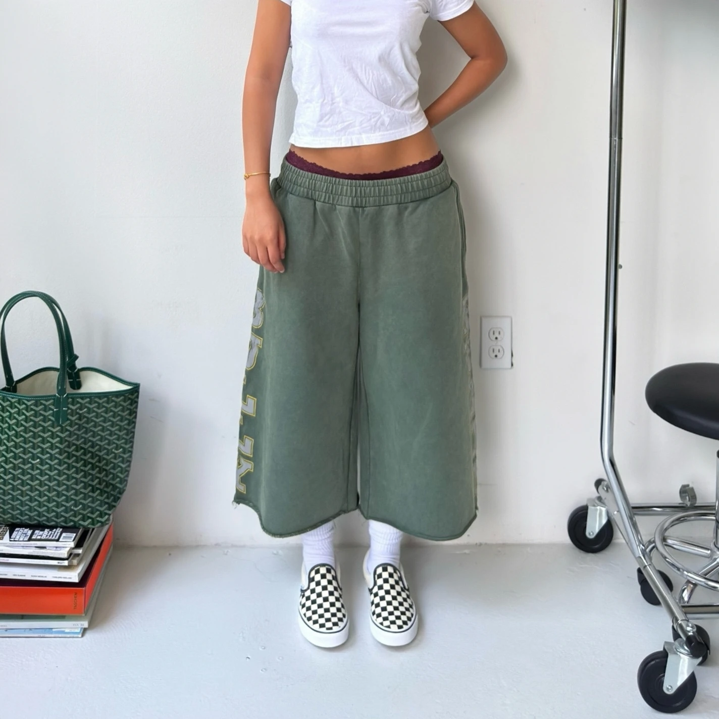 Фото Мужские винтажные шорты Y2K Bully Green Casual Captcha с отражающим принтом, свободные, в американском уличном стиле, унисекс, бермуды №4