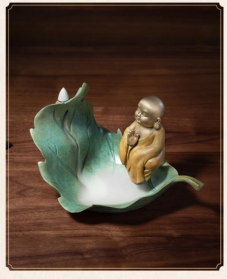 Домашняя гостиная буддистский монах Липовая художественная концепция