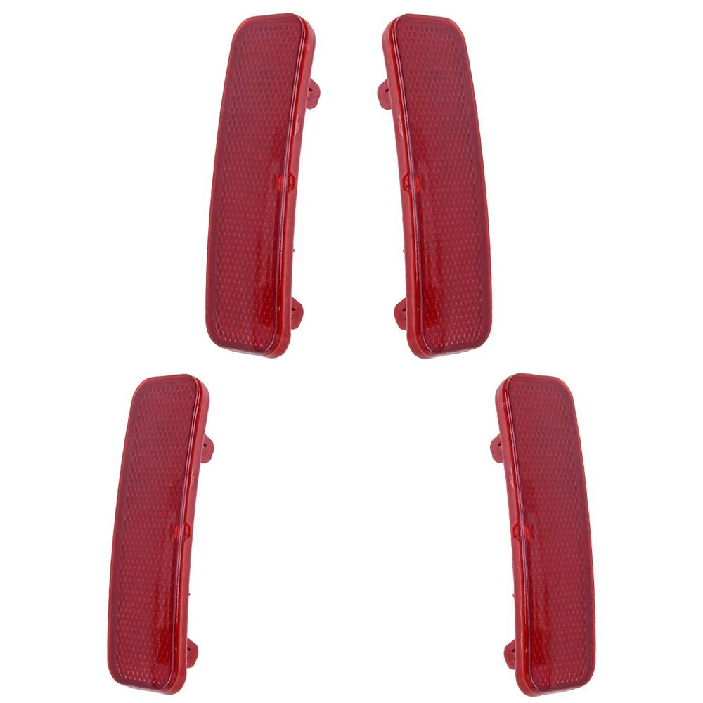 Нижний отражатель для заднего бампера Ford Transit Connect 1778456-1778457