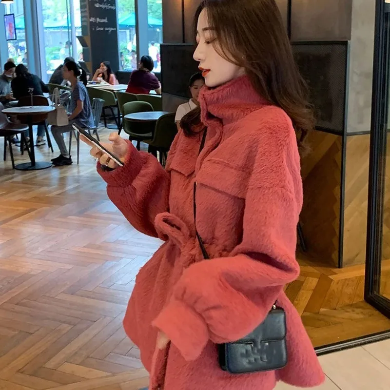 Fashion Thick Warm Winter Jacket Woman Made Fur Coat Super Atmosphere Slim Teddy Fashion Long Sleeve Women Jacket