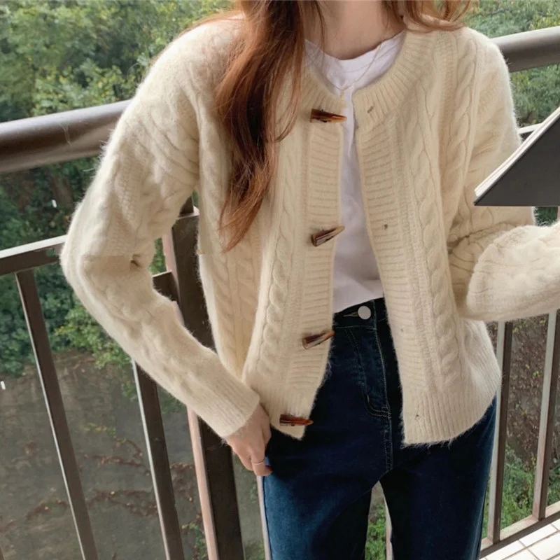 Женский короткий кардиган на пуговицах укороченный вязаный с длинными рукавами