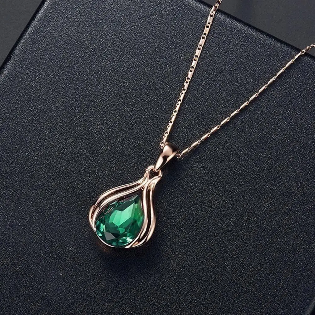 

Stylish Female Necklace Earrings Geometric Fadeless Pendant Necklace Earrings Women Necklace Earrings 1 Set