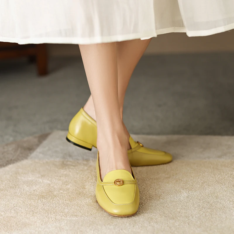 Yellow square head cowhide women's shoes with low heels metal buttons thick heels, cow tendon soles, and women's shoes