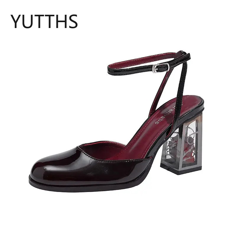 

Женские босоножки из лакированной кожи, на толстом каблуке