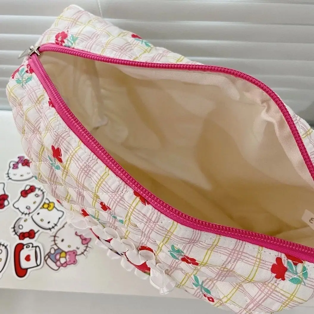 Hello Kitty Bag Two-Color Cosmetic Bag Large Capacity Cute Girl Portable Girl Heart Cartoon Storage Bag Multifunctional